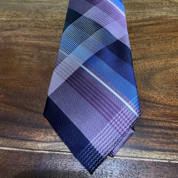 MICHAEL KORS TIE & POCKET SQUARE SET - Picture 4 of 10
